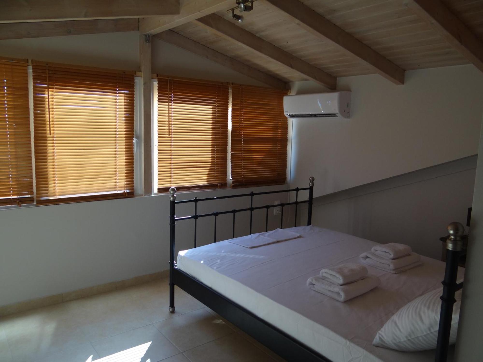 Aperanto House Paralia Loutsas Zimmer foto