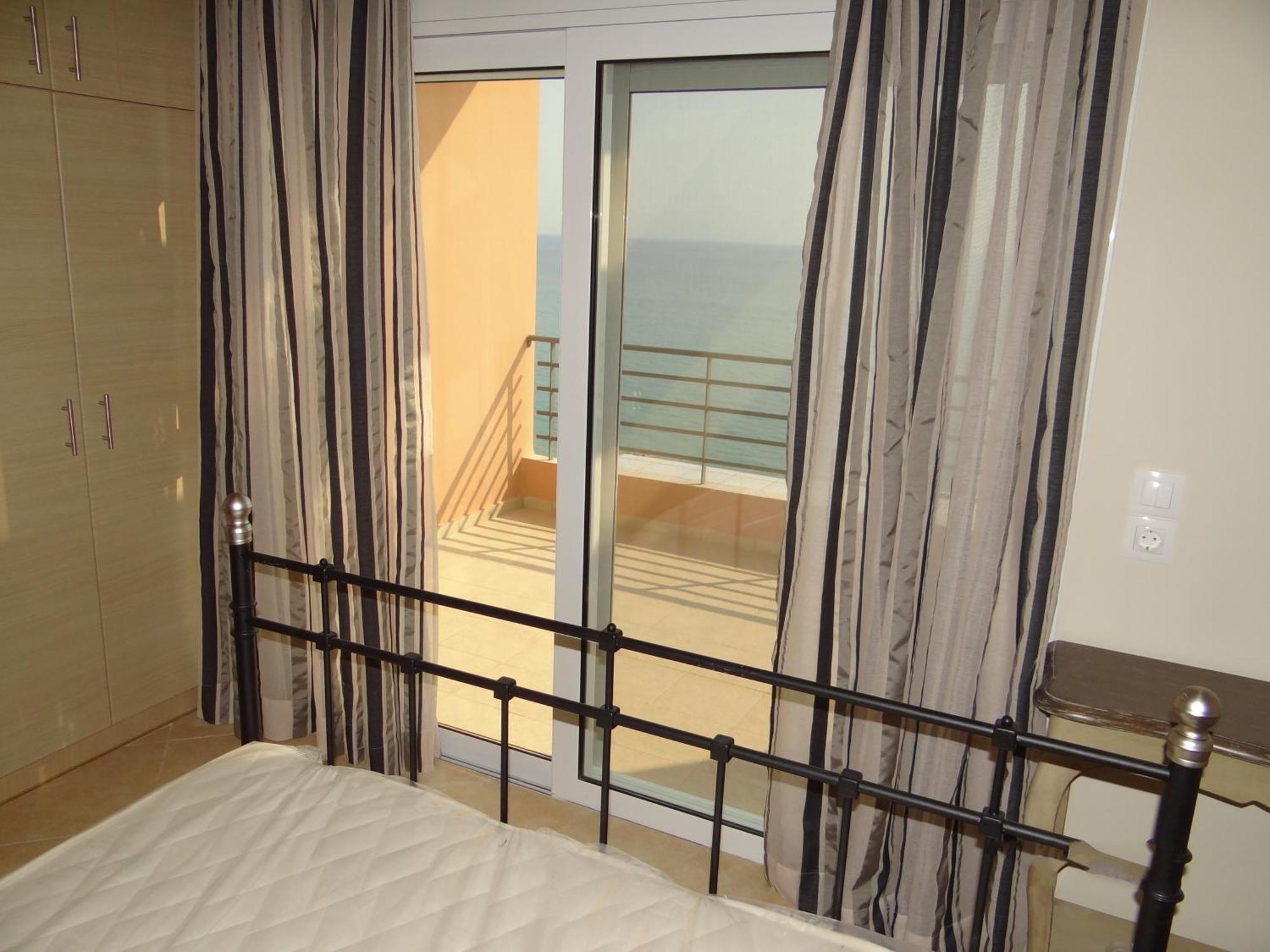 Aperanto House Paralia Loutsas Zimmer foto