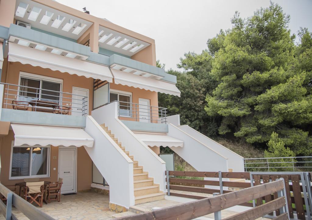 Aperanto House Paralia Loutsas Exterior foto